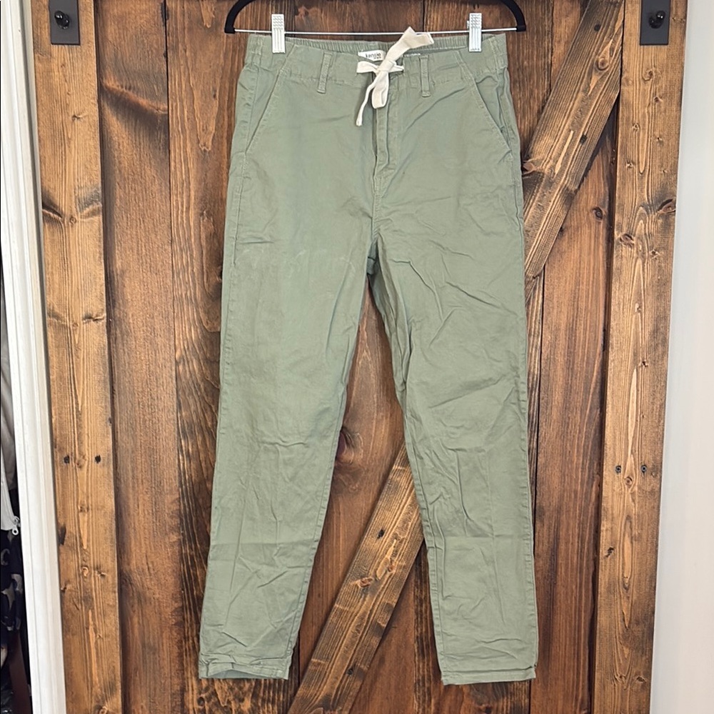 Kensie Green Chinos with Elastic Waistband and Tapered Ankles